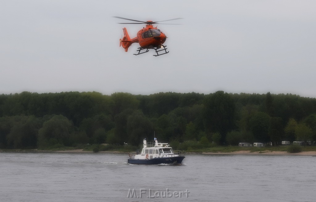 PRhein Koeln Porz Ensen Schwimmer untergegangen P062.JPG - Miklos Laubert